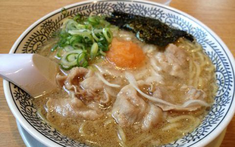 丸源の熟成醤油ラーメン 肉そば